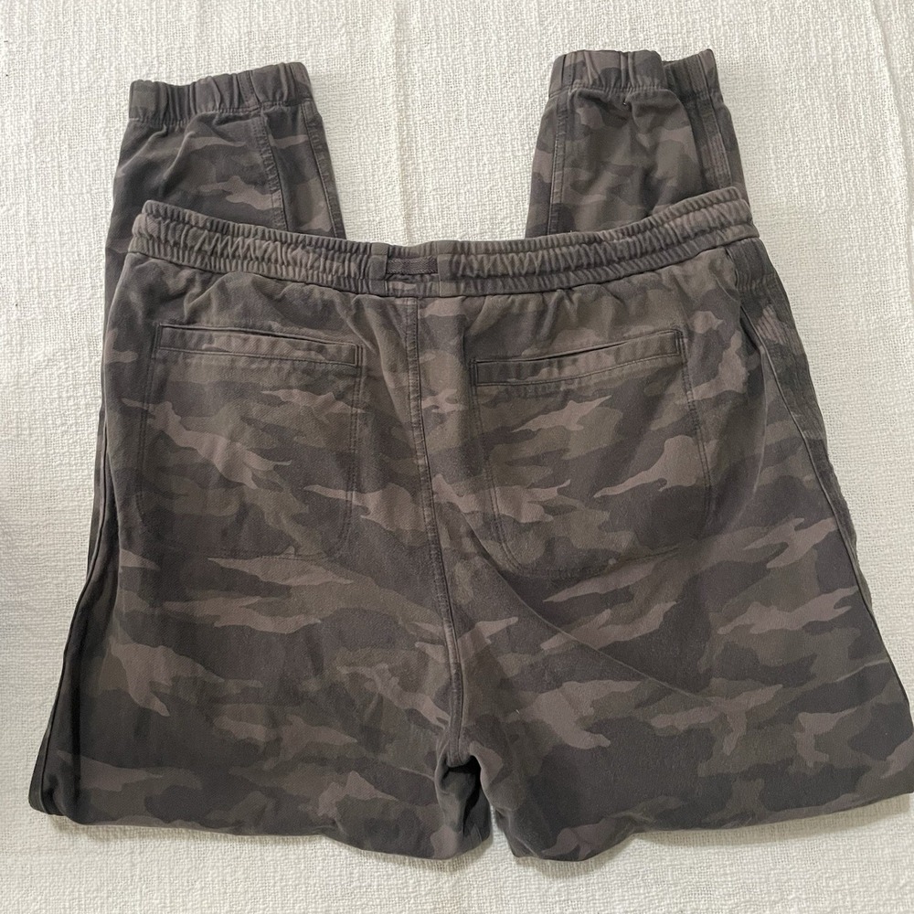 Athleta Women's 16 Jogger Pants Farallon Elastic Waist Green Camouflage Pull On‎ - Picture 2 of 6